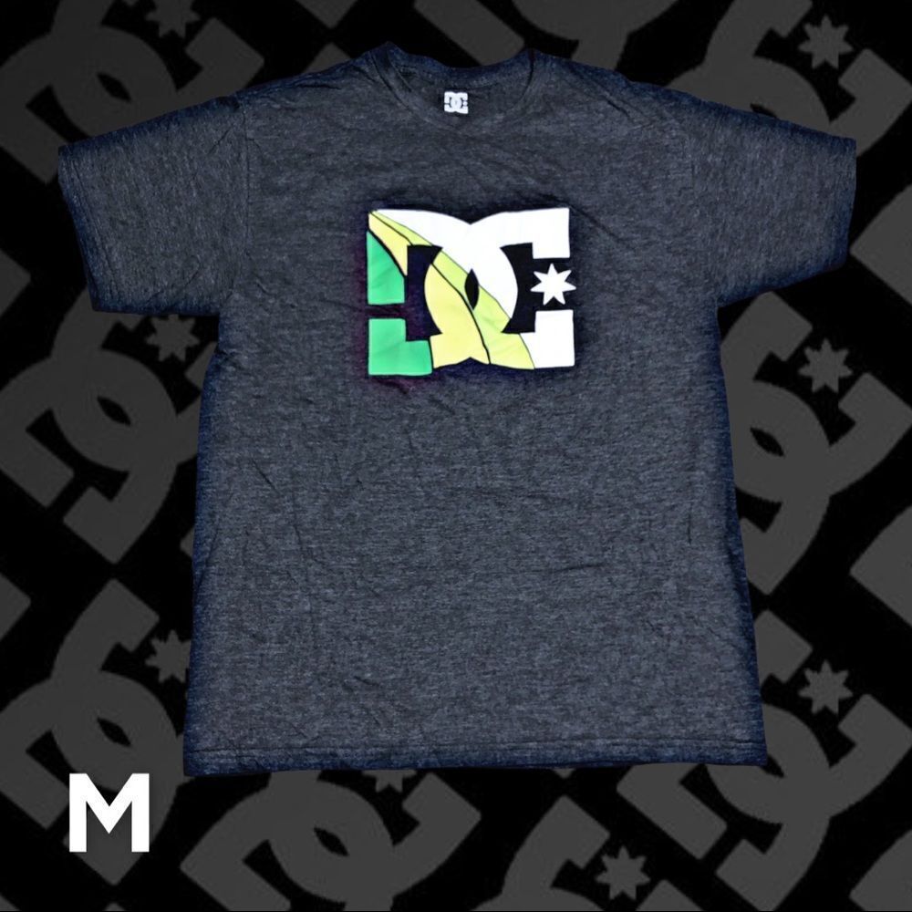 DC ⭐️ Tee Unisex Medium EUC DARK GRAY